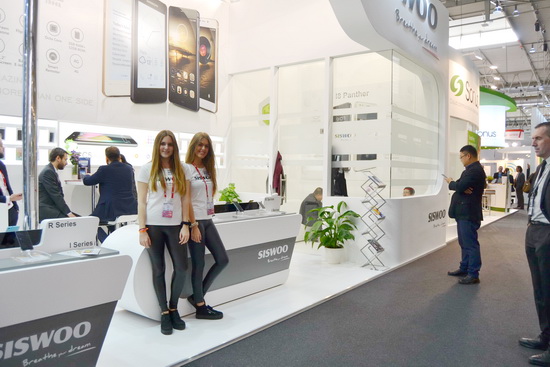 MWC-2016-chicas-